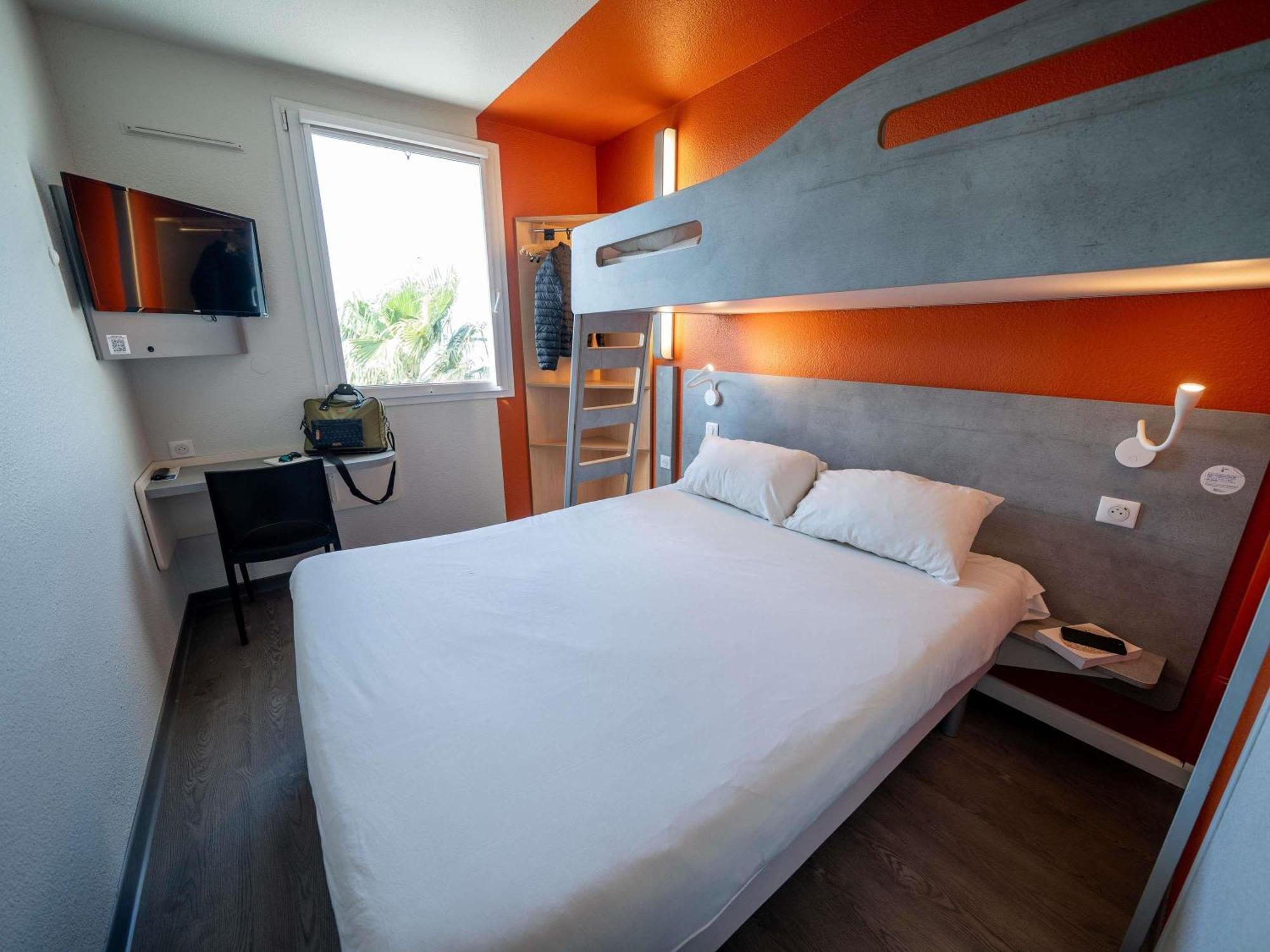 Ibis Budget Narbonne Est Exterior photo